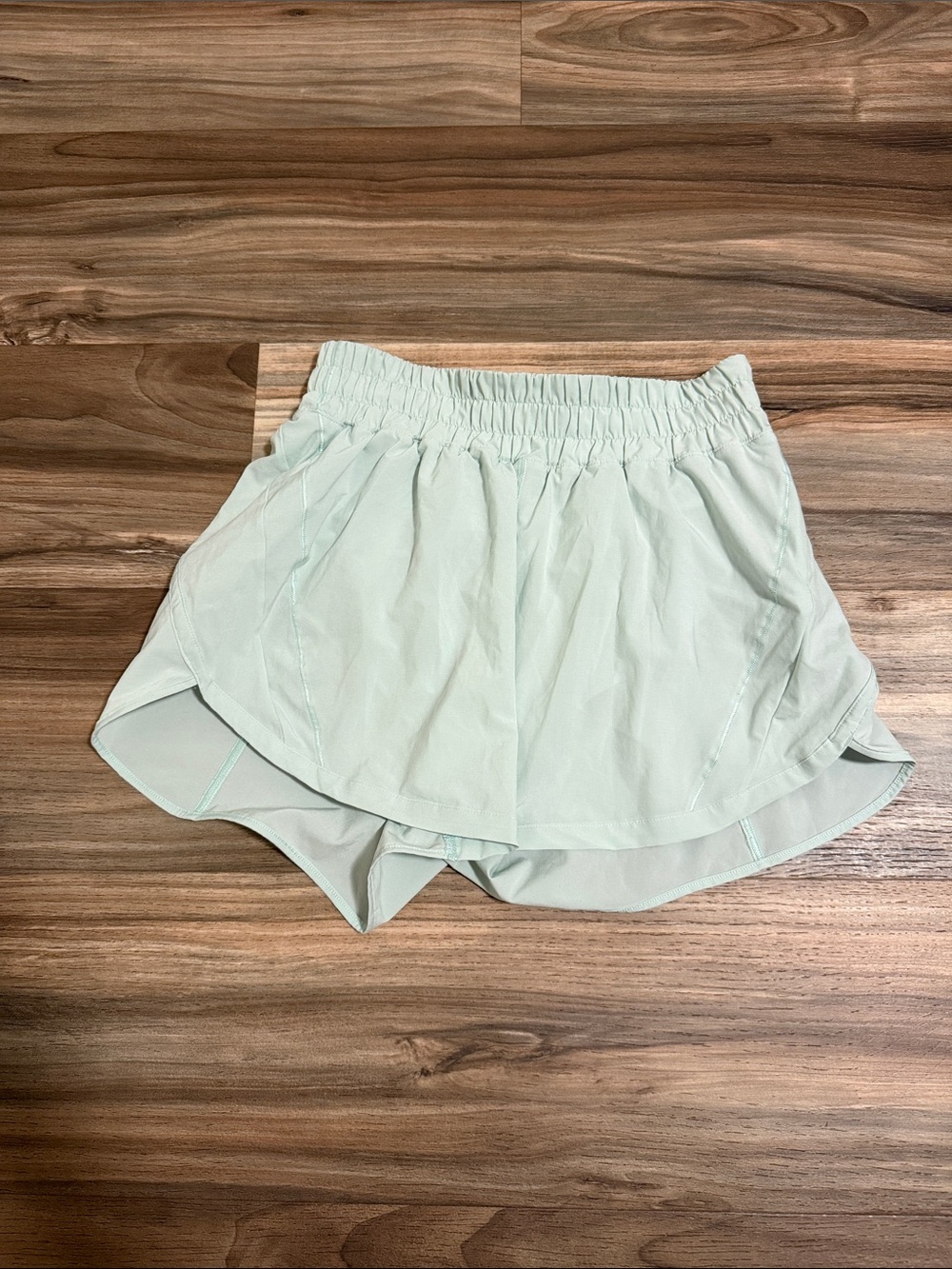Lululemon Women's Track That Short 5" Delicate Mint Lined Size 8 Athletic